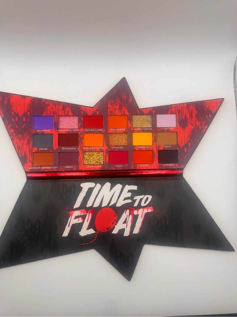 Makeup Revolution IT Chapter Two S.S. Georgie 18 Shade Eyeshadow Palette
